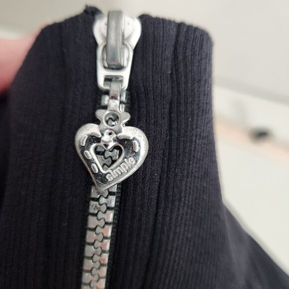 Simple Skirt Womens Size 30 Black Ribbed Knit Mini Heart Goth Witch - Picture 6 of 7